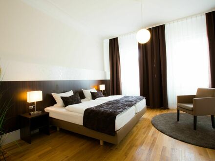 Großzügiges Apartment mit Loggia | Generous apartment with loggia