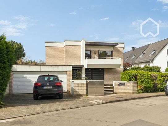 retro-style, renovated apartment with south balcony in Sachsenhausen Süd