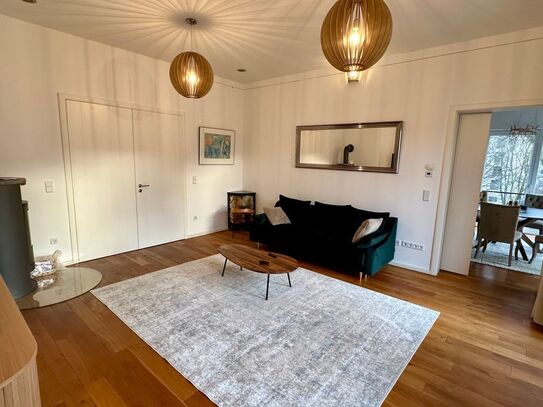 Beautiful and modern home with fireplace on a quiet background in Niederschönhausen with direct tram and bus connection…