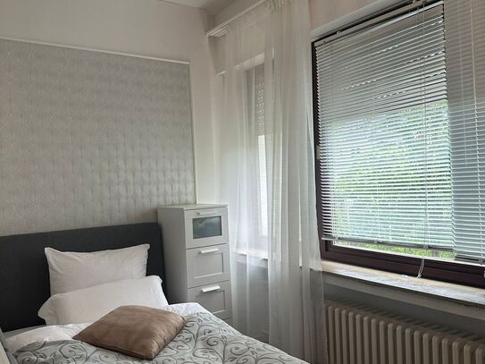 Haven Apartment with private Parking, Dusseldorf - Amsterdam Apartments for Rent
