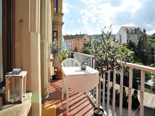 Sunny apartment with balcony and winter garden