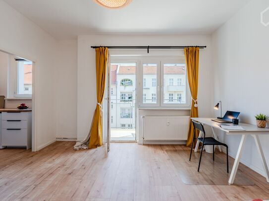 Modernes Studio Apartment mit Balkon, nahe TU