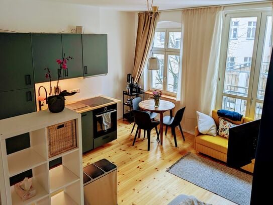 Bright and Stylish Studio in Trendy Samariterkiez – Fully Furnished and Ready to Move In!