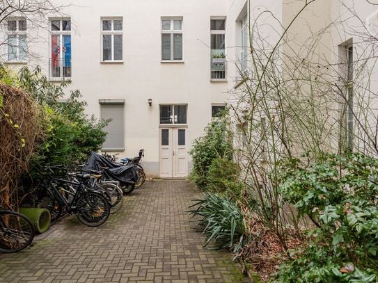 Möbliertes Altbau-Apartement am Kollwitzplatz 4 min. bis zum Alex