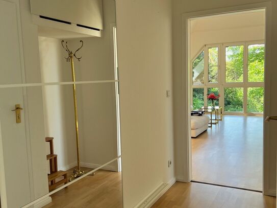 Furnished attic apartment in Grunewald - flooded with light, quiet and central