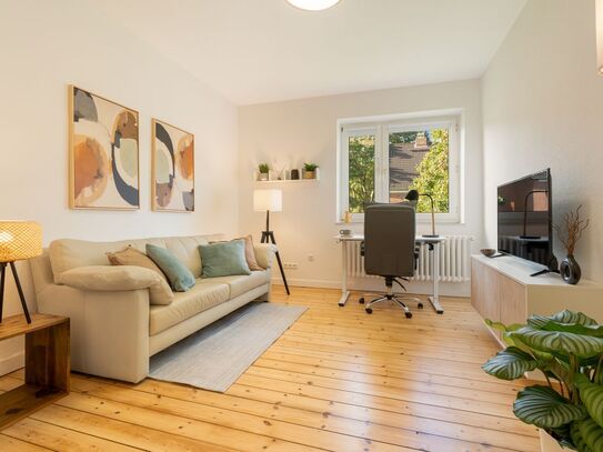 Fashionable apartment with old building charm, Kiel - Amsterdam Apartments for Rent