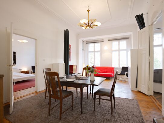 Elegante Altbauwohnung an der Messe
