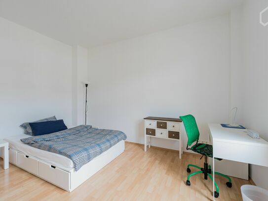 Wunderschöne 4-Zimmer Wohnung in Adlershof