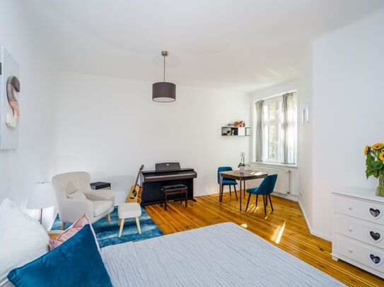 Work, Play, Relax – Spacious Studio in Friedrichshain close to Prenzlauer Berg & Mitte, Berlin - Amsterdam Apartments f…