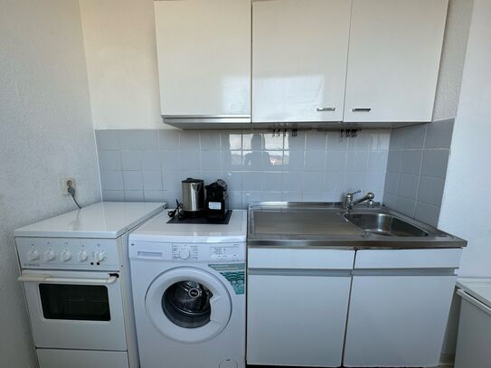 Fully furnished sunny studio with Parking, balcony and equipped kitchen in Bonn