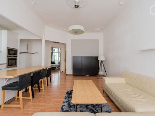 Big Fully Furnished Apartment in Charlottenburg near Kudamm with Balcony