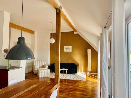 Sunny rooftop apartment with big balcony in Prenzlauer Berg close to park, restaurants and public transport, Berlin - A…