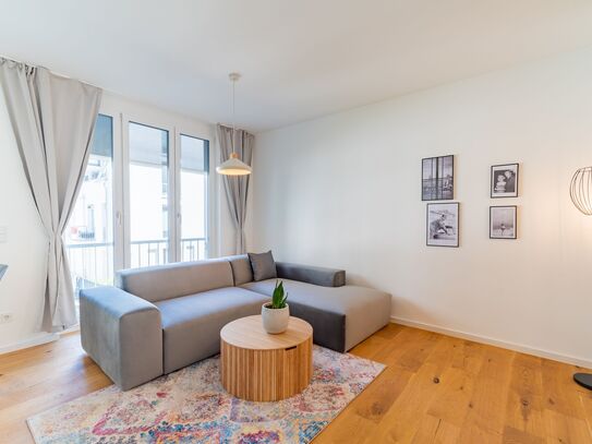 Beautiful & bright 2 Room Apartment with balcony in Lichtenberg Berlin