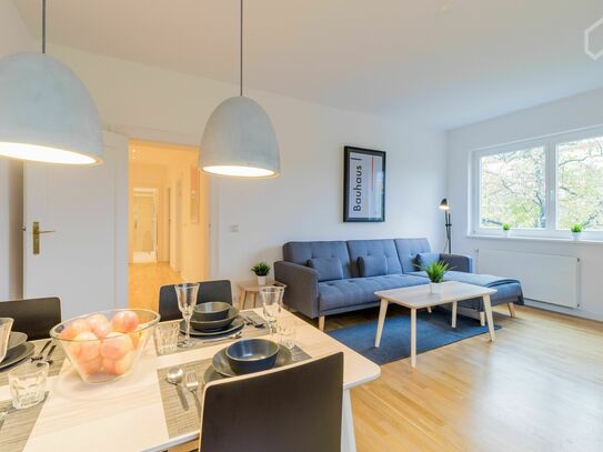 Moderne, frisch sanierte Wohnung mit Balkon (Ku'damm 10 Minuten zu Fuß)