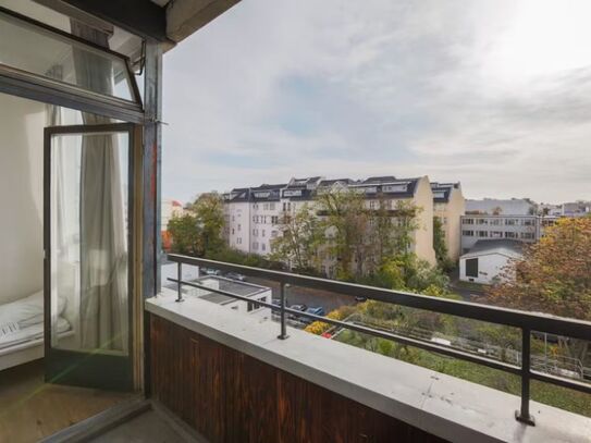 Lovely cozy room in Bismarckstraße with balcony in Berlin