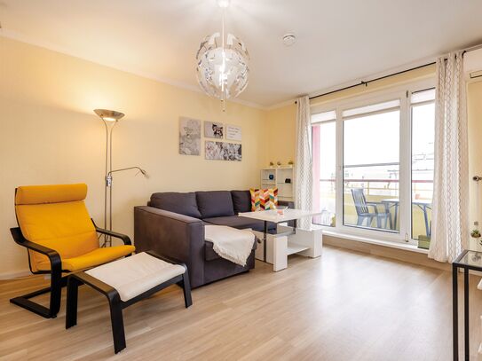 Beautiful furnished flat in the heart of Mitte with private parking space