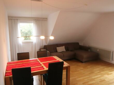 Großzügige, helle 3-Zimmer Dachgeschoss-Wohnung (75qm) in attraktiver Lage (Degerloch/Sonnenb) | Spacious, bright 3 roo…