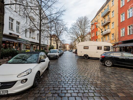 TRENDY 2 ROOM APARTMENT IN SIMON-DACH-STRASSE AT BOXHAGENER PLATZ BERLIN