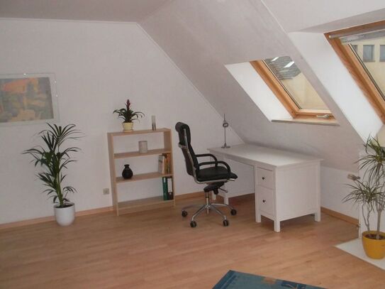 Bright, spacious Studio Apartment in calm side street in Düsseldorf-Eller