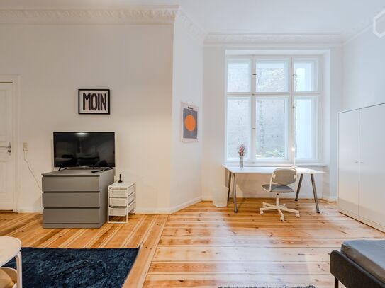 SHARED LIVING: Furnished room in lively Neukölln