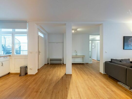 Skandinavisch möblierte 4-Zimmer-Wohnung mit großzügigem Wohn- und Essbereich
