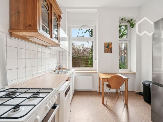 Charming Friedenau Haven: Classic 2-Room Apartment with Garden, Berlin - Amsterdam Apartments for Rent