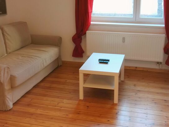 Pretty 2 room flat with original highly polished wooden floorboards in nice area (Berlin-Prenzlauer Berg)