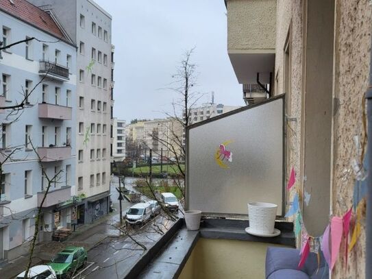 Altbauwohnung (100qm) mitten in Friedrichshain für 1-4 Monate (ab Februar 2025)