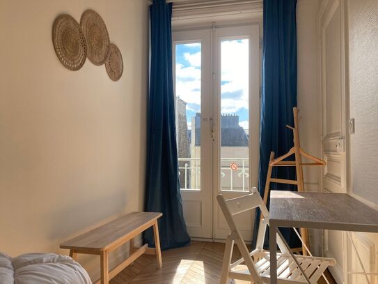 Co-living : Beautiful furnished room close to the Eiffel Tower.