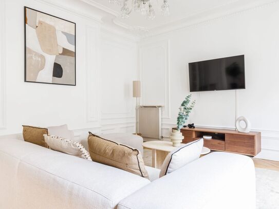 Luxury apartment a stone's throw from the Champs de Mars and the Eiffel Tower