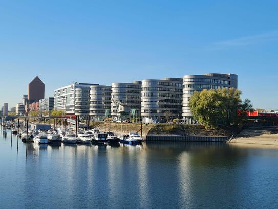 Direkt im Zentrum Duisburgs, nahe bei Hauptbahnhof, Uni und Innenhafen