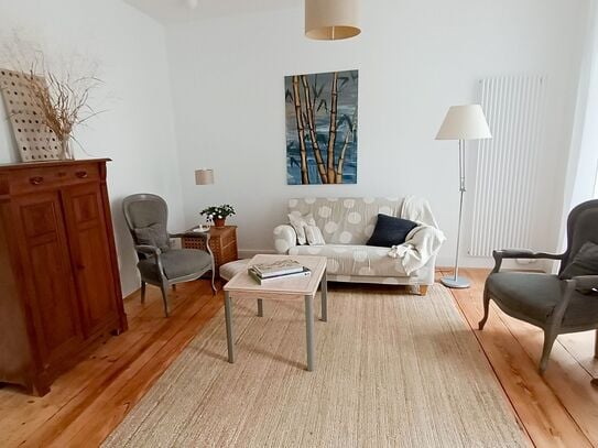 Freshly renovated, fully furnished apartment in an energetically refurbished old building in the lively Martinsviertel…