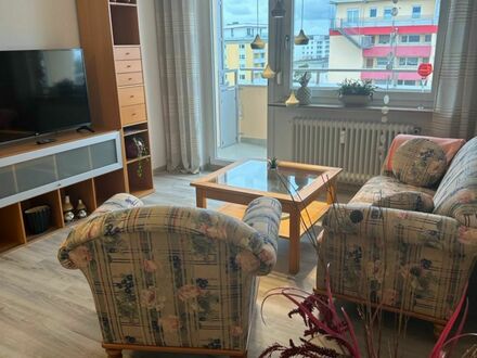 Schön möblierte barrierefreie Wohnung mit WLAN und Süd-Balkon in Nürnberg/ Röthenbach