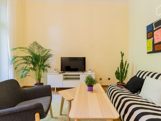 Beautiful, quiet small apartment with private garden into the greenery and still central with optimal transportation li…