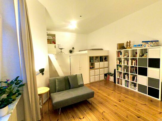 Liebevoll eingerichtete und komplett ausgestattete Wohnung im schönen Charlottenburg
