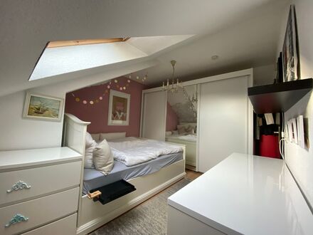 Voll möbliertes, lichtdurchflutetes Apartment in Hannover | Fully furnished, light-flooded apartment in Hannover