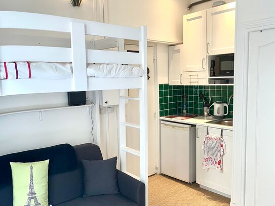 Very Central studio in the 9th arrondissement: available for 4 days a week