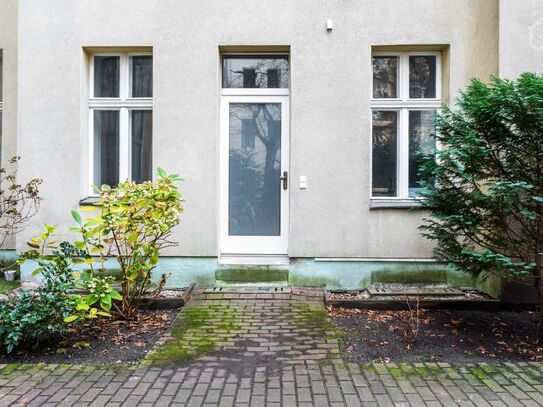 Beautiful, cosy studio in the middle of Neukölln, with terrace and garden access, Berlin - Amsterdam Apartments for Rent