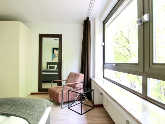 Bright and modernly refurbished apartment near Chlodwigplatz