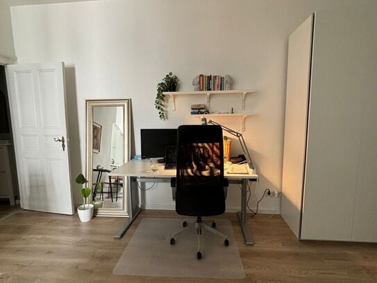 Bright and Quiet Studio in Schöneberg