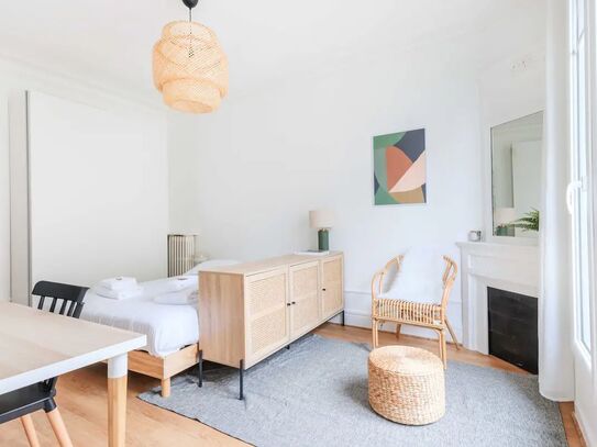 20m2 cocoon in the heart of the 16th arrondissement on the banks of the Seine