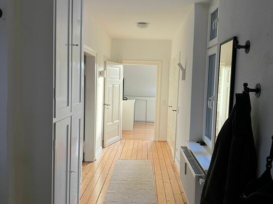 Wundervolle möblierte helle Dachgeschoss-Wohnung *ALL-Inclusive* nahe Kesselbrink, 4 Zimmer, neue Küche, 2 Bäder