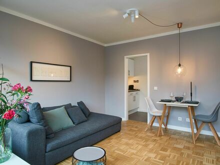 Modernes & helles Studio in Hamburg- Eppendorf mit Balkon nahe UKE und Flughafen- optional mit Tiefgaragenstellplatz