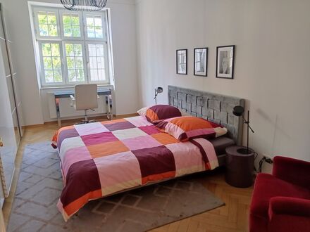 Top Location! 3,5 Zimmer Altbau mit großem Balkon | Top Location! 3,5 room flat with large balcony