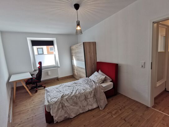 4-room newly and fully furnished apartment near Central Station with large balcony, 90-square meter in Wuppertal City C…