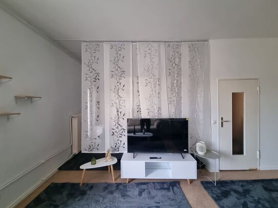 Beautiful, bright, and spacious apartment with balcony in a central location near Alt-Mariendorf subway station