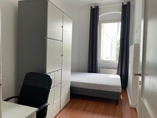 3 double bedrooms apartment in Neukölln