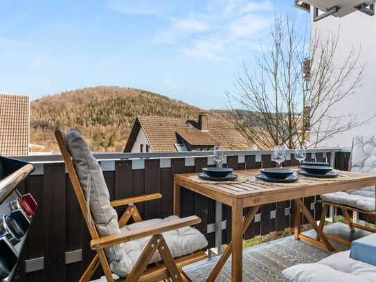 Junes - *Neu* mit Balkon, BBQ, PS5, Bikekeller