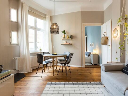 Bright and beautiful apartment in Charlottenburg