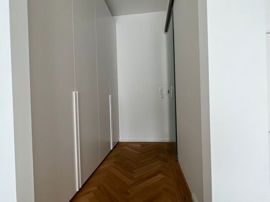 Representative 2-room apartment | Underground PARKING as OPTION | at Pedestrian zone Wilmersdorfer Str., Berlin - Amste…